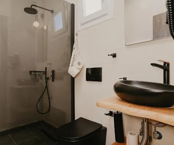 Trinity Hospitality Ξενοδοχείο